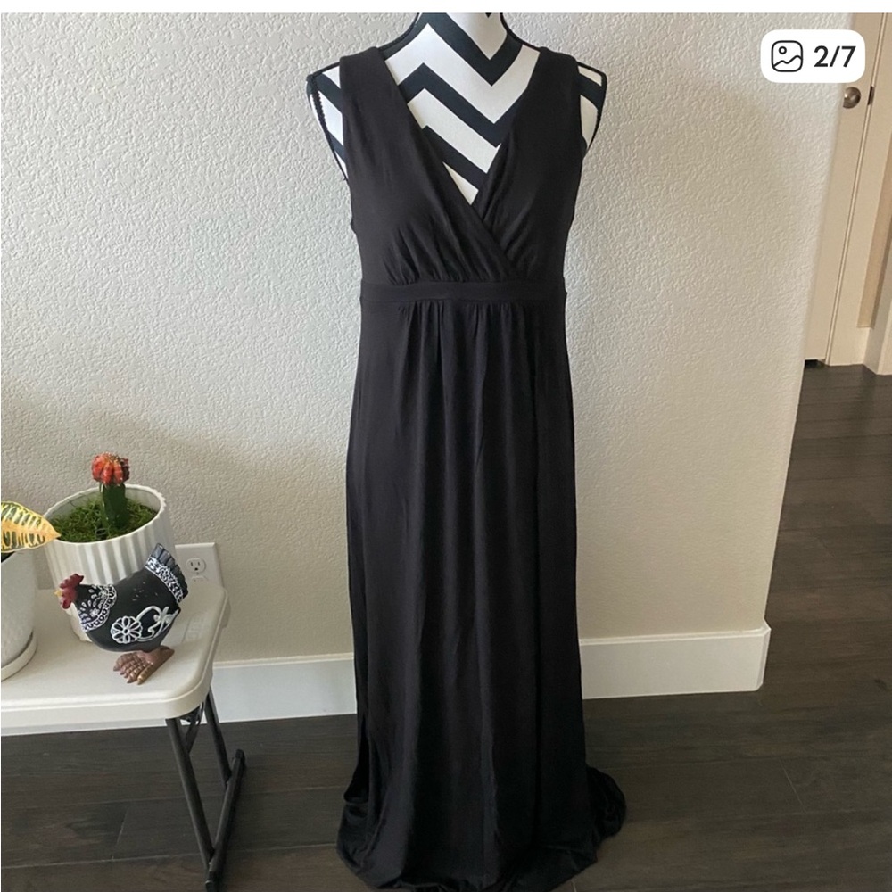 Matty M Black Sleeveless V-Neck Maxi Dress